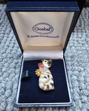 Broche chat en porcelaine