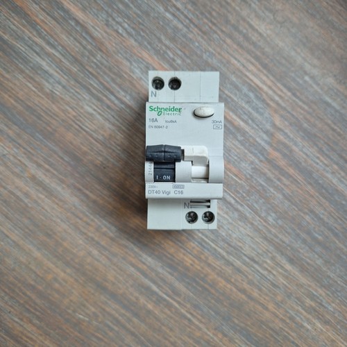 Disjoncteur differentiel 16a - disjoncteur,