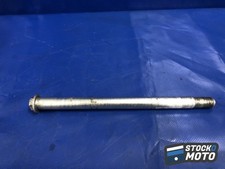 Axe de roue avant SUZUKI GSF 600 BANDIT de 2000 à 2004.