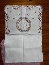 Pochette à linge pour armoire française vintage XXème brodé main tissu textile