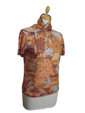 Petit pull à manches courtes