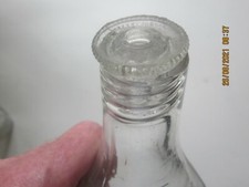 ANCIEN  BIBERON  A VIS EN VERRE , GRADUE , XIXème  , sans marque 