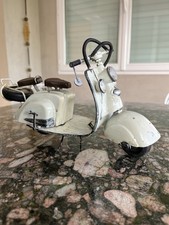 Jouet Ancien en Tole Scooter LAMBRETTA