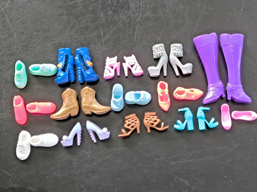 Lot chaussures barbie - lot,