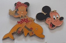 lot 2 pins disney mickey minnie