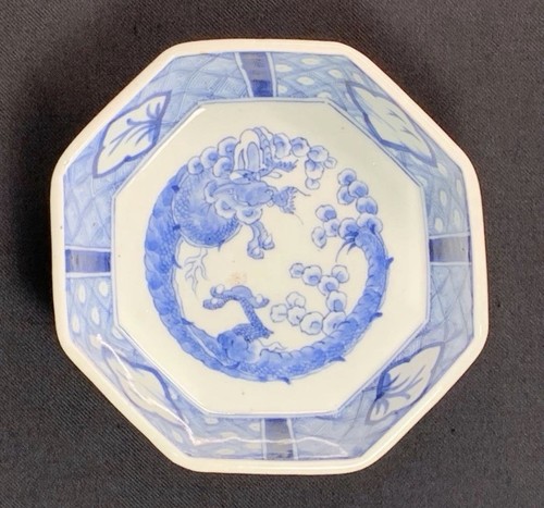 Ancienne assiette octogonale