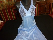  jolie chemise de nuit vintage longue  jolie dentelle taille  40 ref T27K
