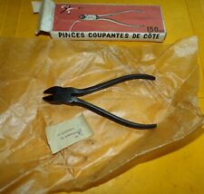 PINCE COUPANTE DU MATERIEL DE