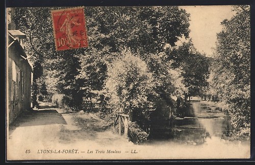 Cpa lyons forêt les - les, trois