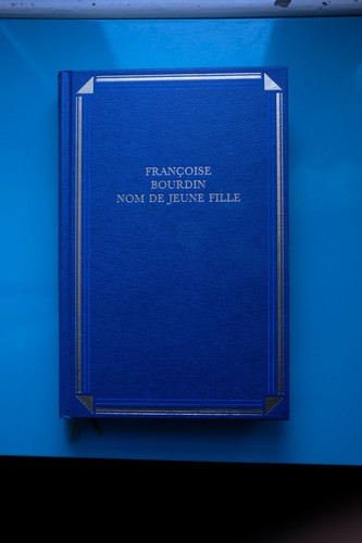 Livre nom jeune fille - de,