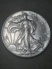HALF DOLLAR 1942 Silver LIBERTY WALKING USA / 1/2 DOLLAR
