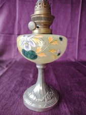 Ancienne lampe à pétrole En Verre Dessin Fleur
