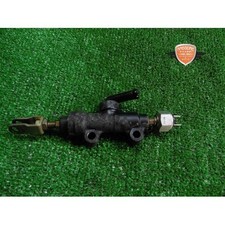 Pompe de frein arrière