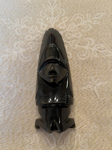 Statuette pierre noire - en,