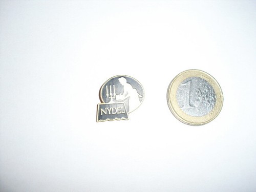 Pin publicitaire nydel - pin's, "nydel"
