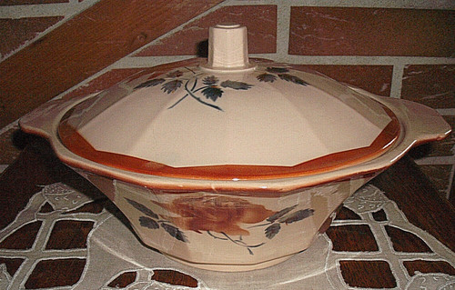 Ancienne soupière - ,