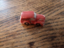 fève vielle voiture rouge pain