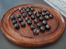 Jeu de Solitaire en bois 33 Trous .