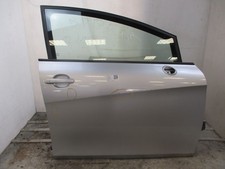 Porte avant droite 1P0831056A