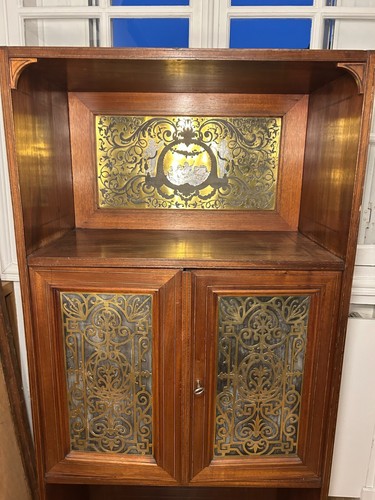 Buffet with carved lattice
