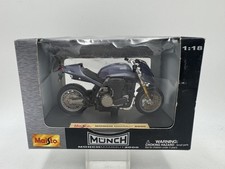 DIE CAST 1/18 " MUNCH MAMMUT