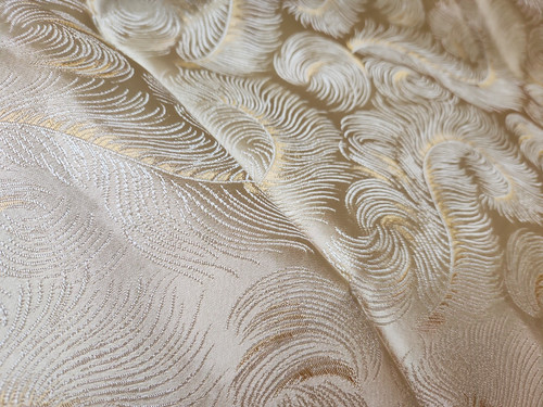 Tissu vintage soyeux beige