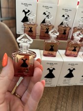 8 miniatures 