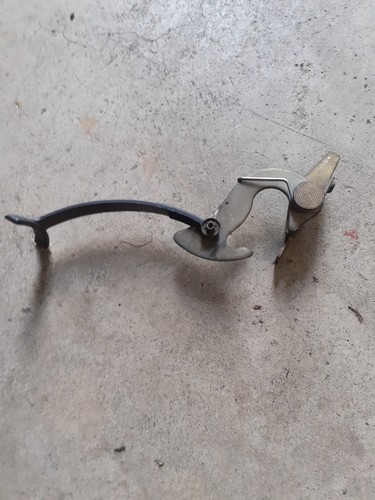 Crocher attache capot peugeot - crocher,