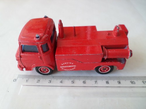 Epave camion saviem modele - -,
