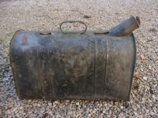 JERRICAN , JERRICANE , Bidon Essence,  triangulaire  en bon état.