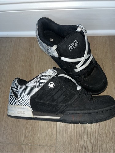 Dvs skate shoes - militia, size