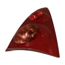 Feu arriere principal droit