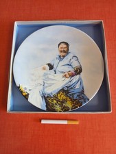 Assiette Souvenir Vedette Arts Ménagers 1977, Mère Denis,  Limoges Georges Boyer