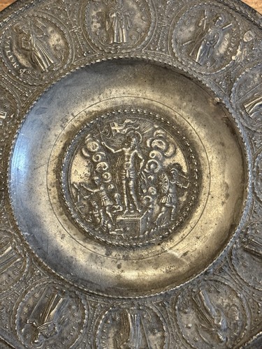 Assiette plat offrande patène - plat,