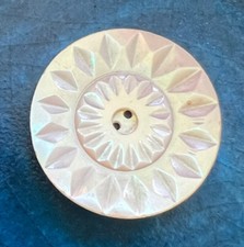 Rare ancien bouton en nacre