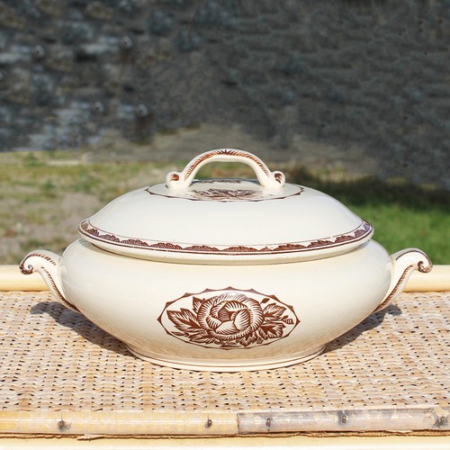 Ancienne petite soupière - , /