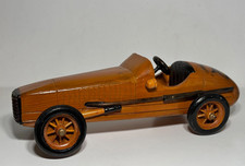 Voiture de course en bois