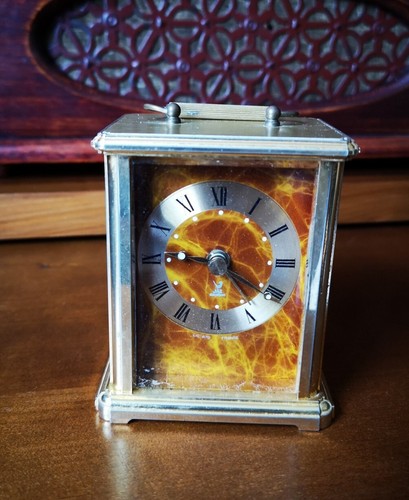 Vintage très joli réveil - très,