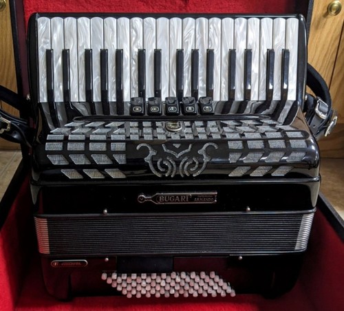 Semi new bugari accordion - new,