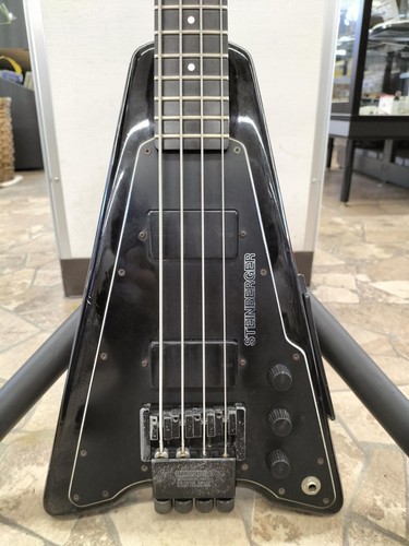 Guitare basse électrique