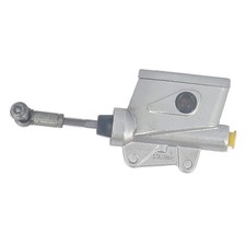 Maître cylindre frein