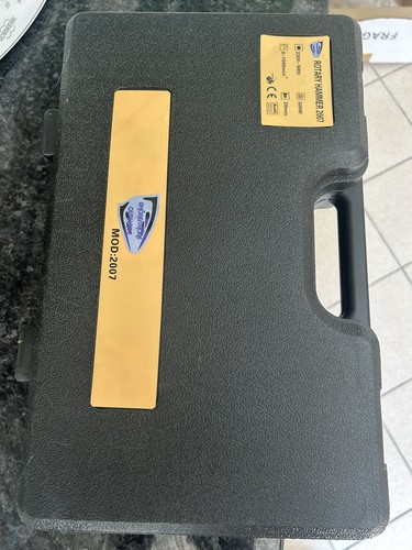 Perforateur - ,