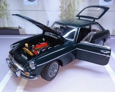 AUTOart 1/18 MGB GT Coupe Mk