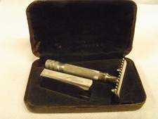 ANCIEN RASOIR MÉCANIQUE LE