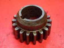 GILLET HERSTAL 500 ESTAFETTE pinion boite de vitesse 18 dents