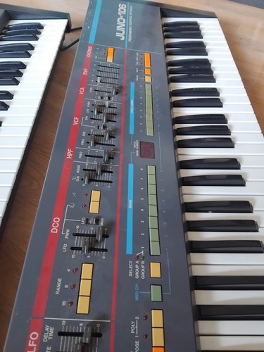 Synthétiseur roland juno 106 - juno,