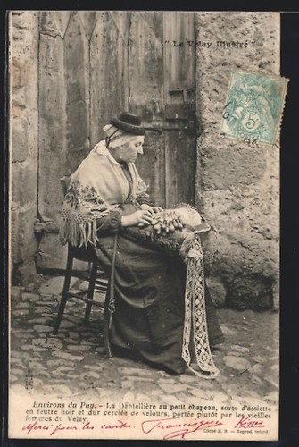 Cpa puy dentellière au - la,