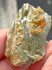 Top ! Grenats orange sur épidote !