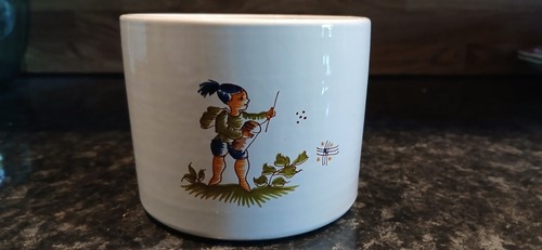 Joli pot cache signé - joli, cache-pot