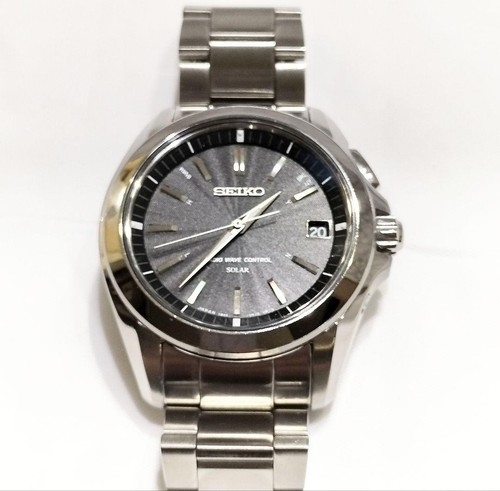 Montre solaire radiocommandée